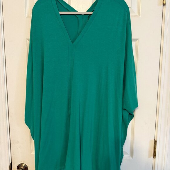 Green Sleeveless Spring Poncho – Plus Size 2X, NWT, Lightweight Casual Layer - Picture 1 of 3